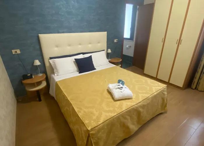 מלון Riviera 3*